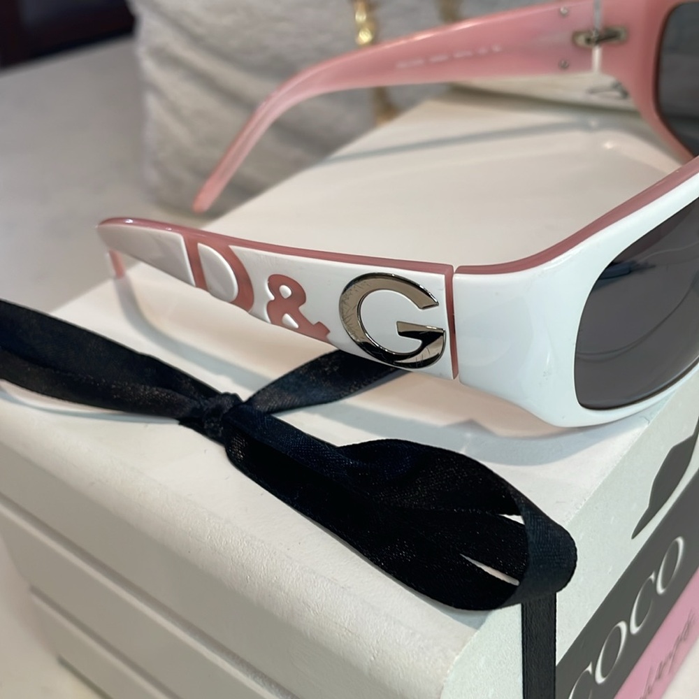 D&G White and Pink Women's Sunglasses - Picture 15 of 16
